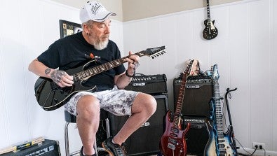 Dan Howard gets mechanical heart assistance, eyes heart transplant