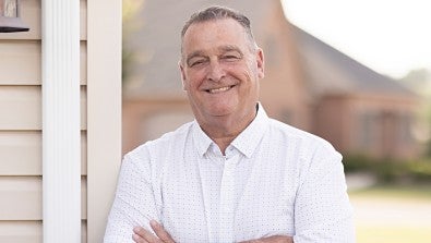 Same-day knee replacement surgery at Lehigh Valley Orthopedic Institute allows man to resume his everyday activities without pain.