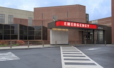 Emergency room entrance at Lehigh Valley Hospital–Muhlenberg