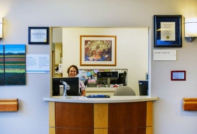 John and Dorothy Morgan Cancer Center radiation/oncology desk