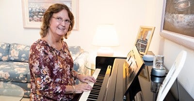 Rare kidney disease leaves Wendy Reiss needing a new kidney, her husband, Barry, offers her one of his