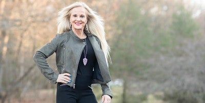 Just 12 days after having complete robotic hysterectomy, Lisa Krause competes in bodybuilding show