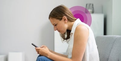 More and more people are getting aches and stiffness in their necks, shoulders and back from the way they look at their phones