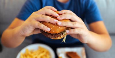 Tips to encourage kids to eat healthier - childhood obesity awareness month