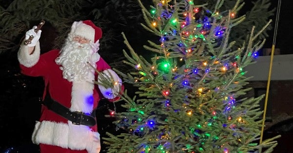 The 31st Annual Holiday Tree Lighting was held on Wednesday, Dec. 7, at the Dale and Frances Hughes Cancer Center at Lehigh Valley Hospital–Pocono. 