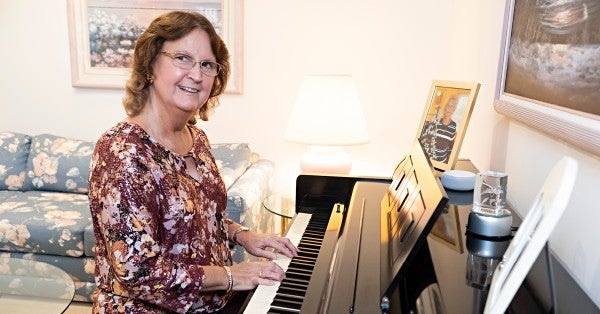 Rare kidney disease leaves Wendy Reiss needing a new kidney, her husband, Barry, offers her one of his