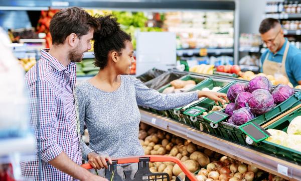 Learn how to shift from ultra-processed to clean eating. Discover healthy meals, diet plans, and tips to begin eating clean and support weight loss goals.